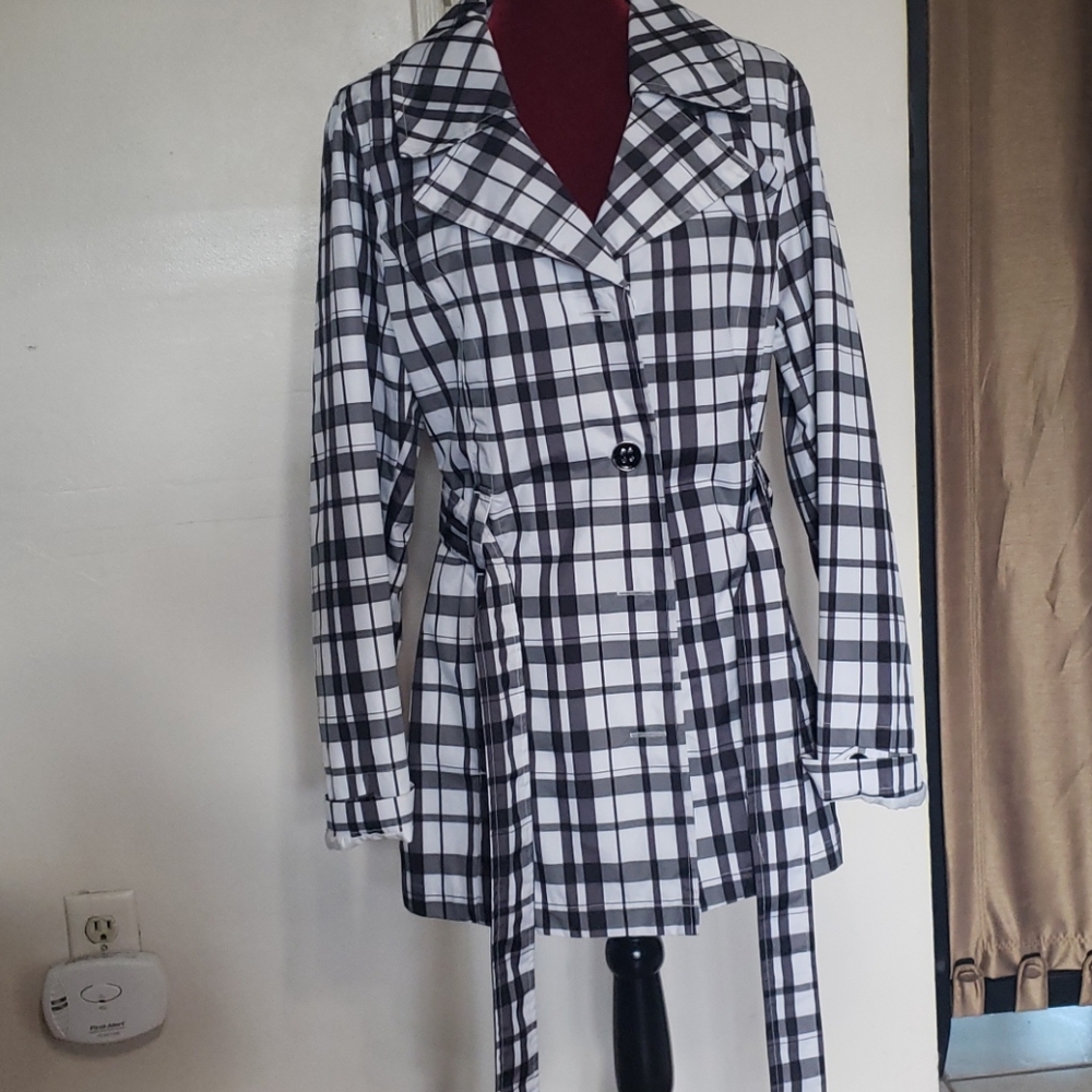 Plaid Spring raincoat